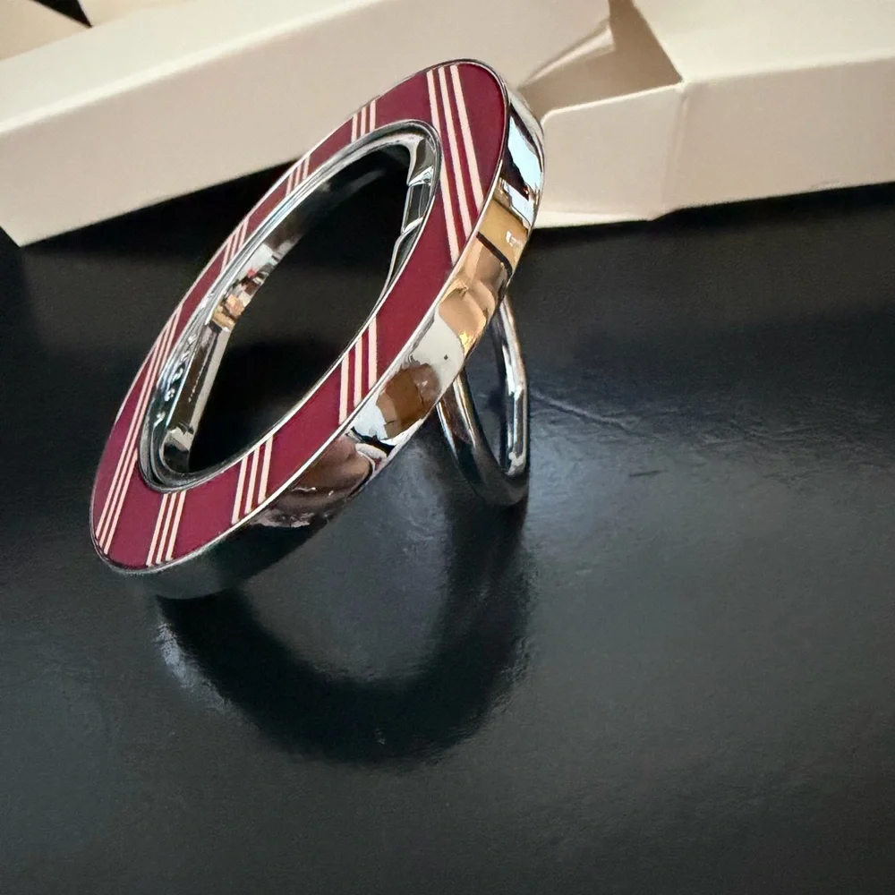BURGA Magnetic Ring Holder - Silver and Red